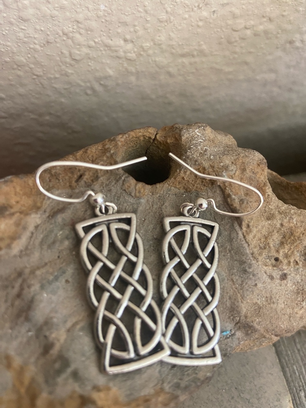 5/$10❤️❤️❤️NEW Handmade Silver Tone Zinc Alloy Celtic Knot Earrings